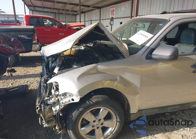 1FMCU9D7XAKB09774: 42995995