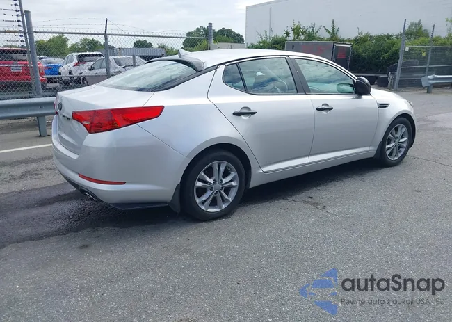 5XXGN4A76DG174775: 42996037