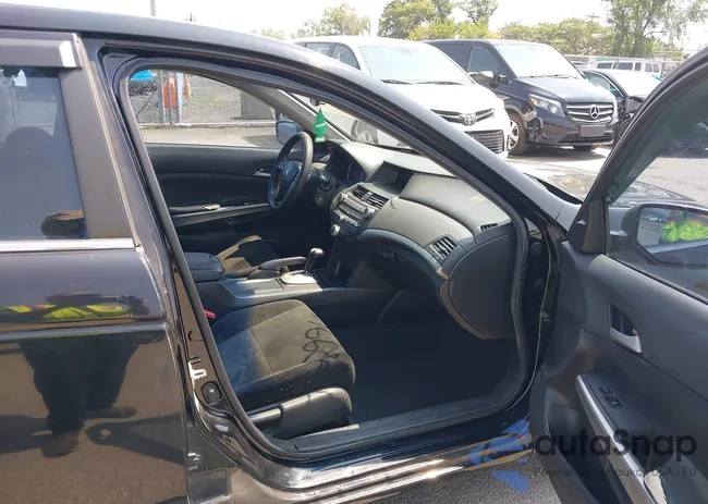 1HGCP2F71AA010459: 42996065