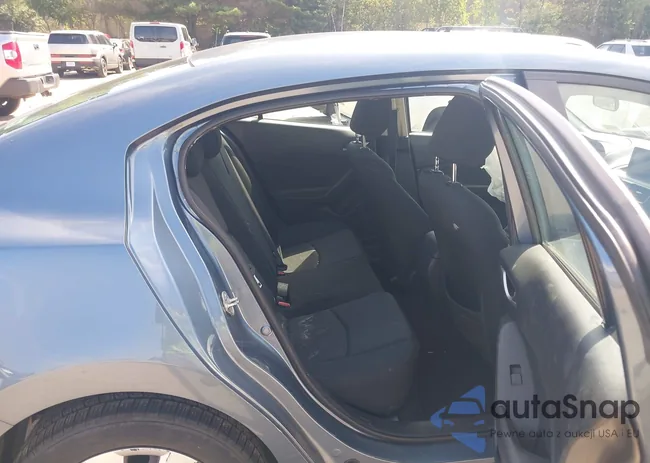 3MZBM1U79FM150881: 42996244