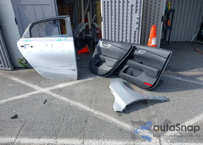 3KPF24AD1LE190996: 42996291