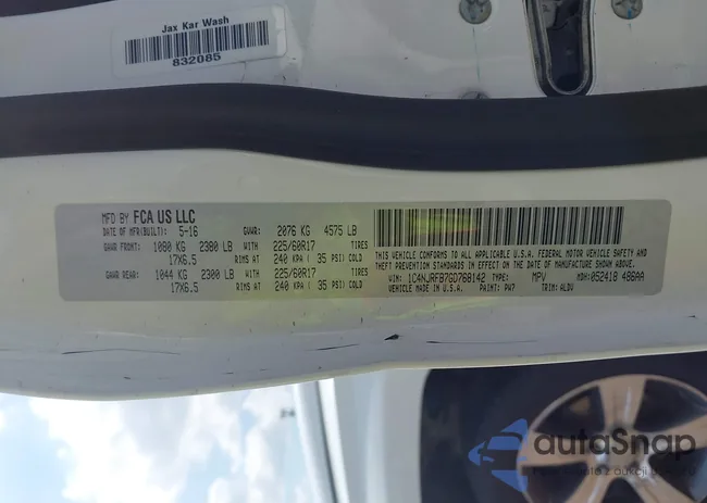 1C4NJRFB7GD768142: 42997424