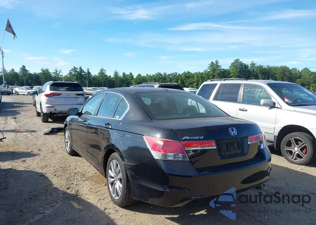 1HGCP2F82BA153012: 42997432