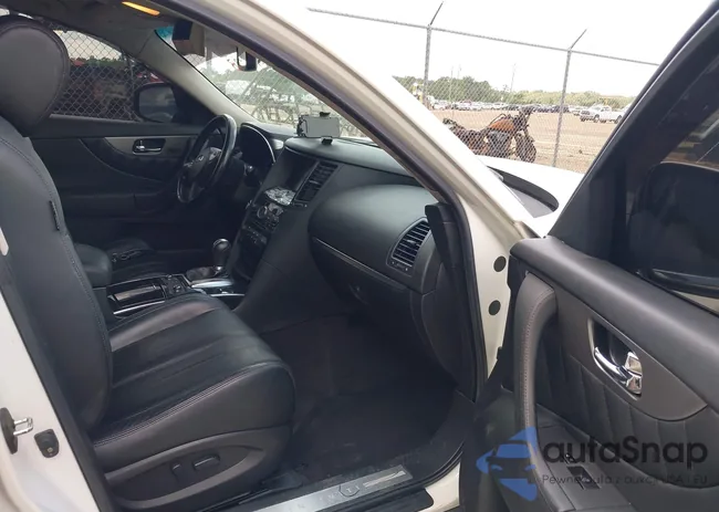 JN8CS1MW4DM174264: 42997638