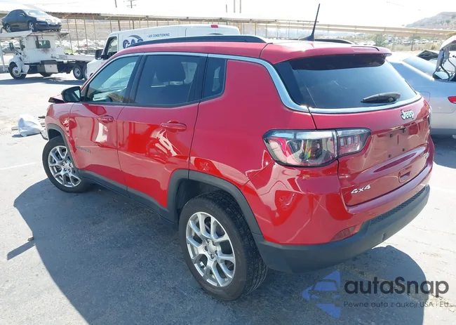 3C4NJDFNXPT547593: 42997643