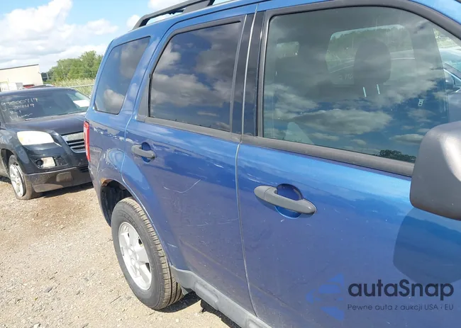 1FMCU0D77AKC88545: 42997880