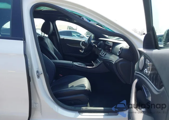 W1KZF8DBXNB083146: 42997122