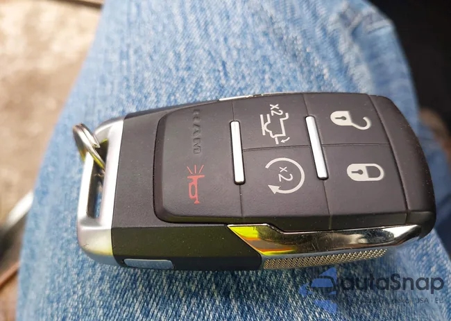 3C6UR5GLXMG610632: 42997320