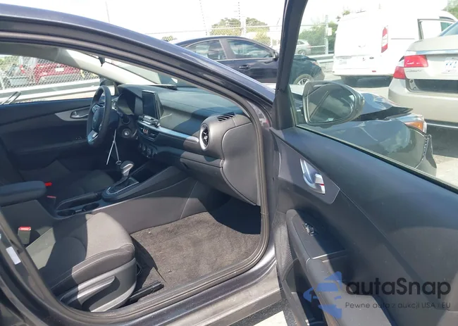 3KPF24AD1RE836272: 42998693