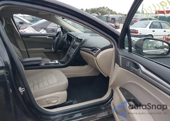 3FA6P0LU0KR241912: 42999486