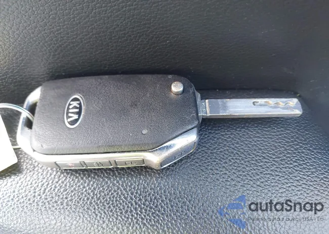 3KPF24AD4ME273680: 42999530