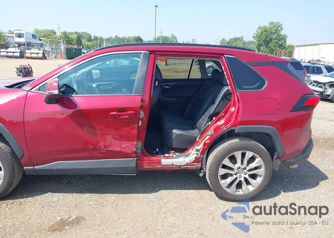 2T3A1RFV8MW184002: 42999579