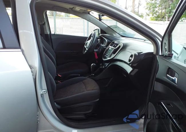 1G1JD6SB4K4139868: 42999714