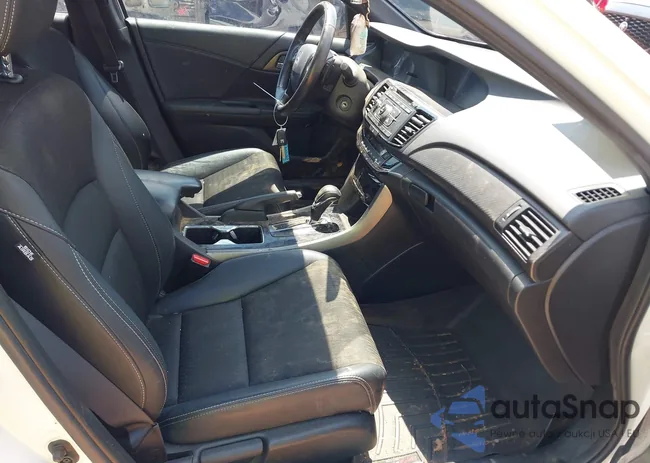 1HGCR2F54HA293667: 42999140