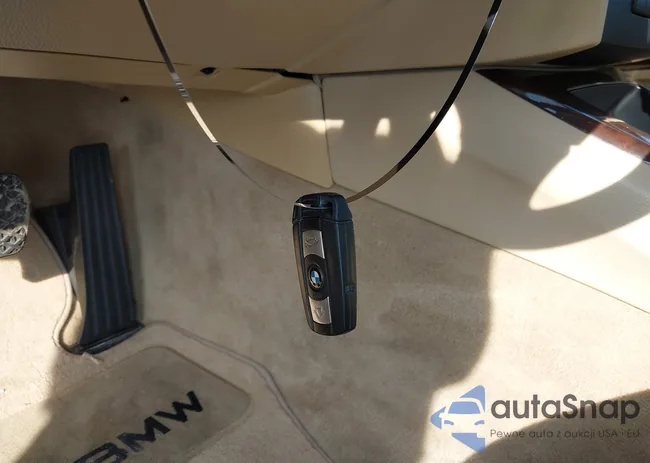 WBAPK5C52BA656370: 42999298