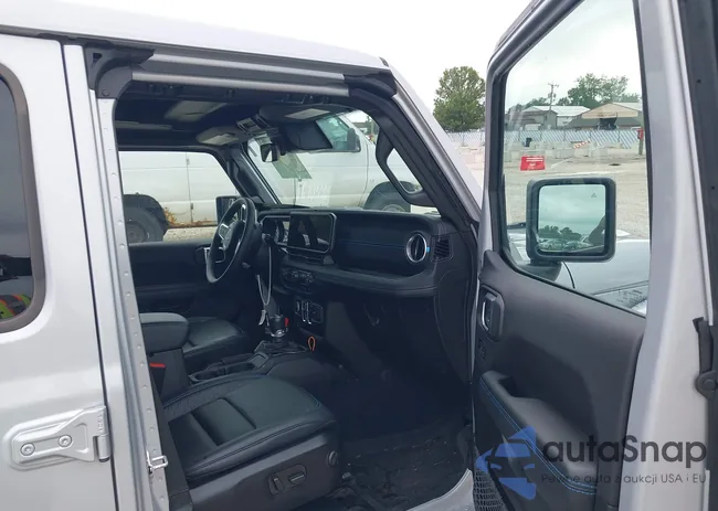 1C4RJXU6XRW189956: 43000735