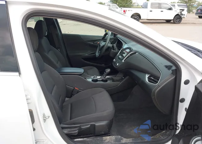 1G1ZD5ST9NF160990: 43000811