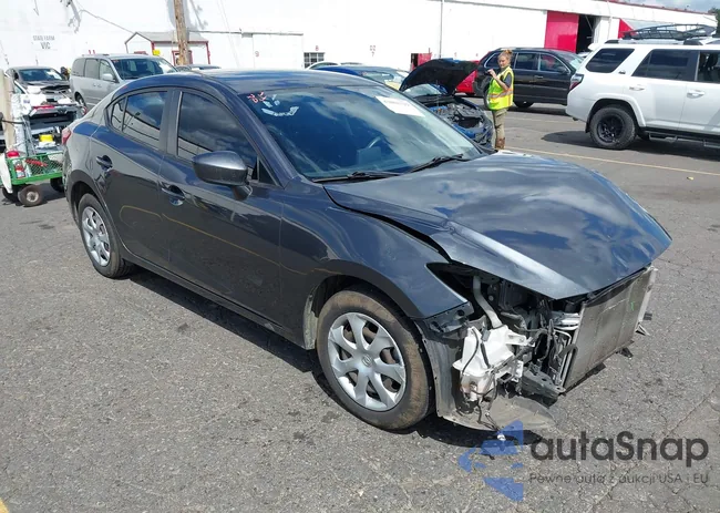 3MZBM1U76FM229389: 43001729