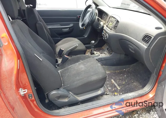 KMHCM36C08U105187: 43001821