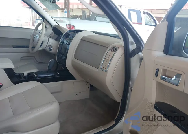 1FMCU9EG1BKC63855: 43001834