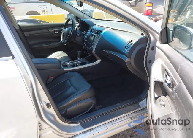 1N4AL3AP3DN411657: 43001000