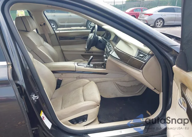 WBAKB83539CY57544: 43002211