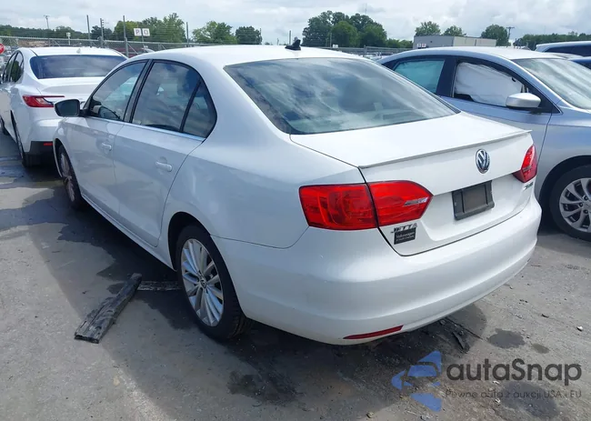 3VWLX7AJ9BM372359: 43003333