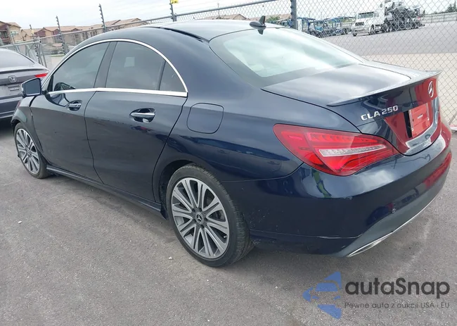 WDDSJ4EB4JN637135: 43003576