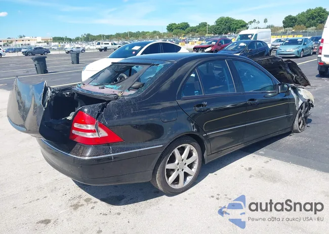 WDBRF40J74A550493: 43004832