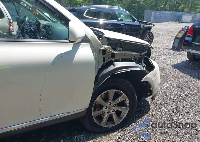 5TDBK3EH8DS197330: 43005648