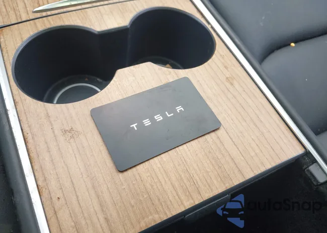 5YJ3E1EB3NF163930: 43005775