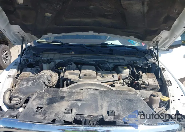 3C6UR5GL3JG101817: 43005832