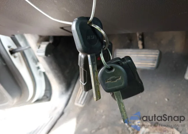 2GCVKPEC1K1147690: 43006612