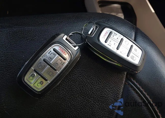 2C4RC1BG9HR526708: 43007663