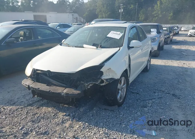 3VWRZ71K68M038490: 43008805