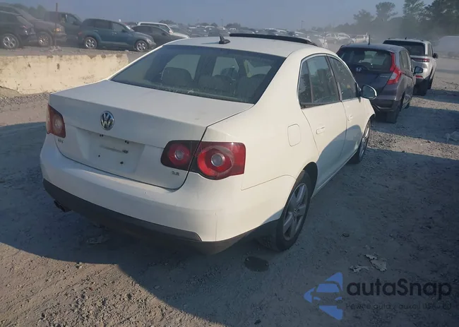 3VWRZ71K68M038490: 43008805