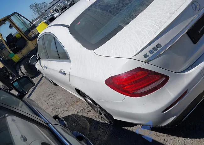 W1KZF8DB5LA821339: 43009401