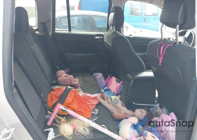 1C4NJCBA4ED545340: 43009404