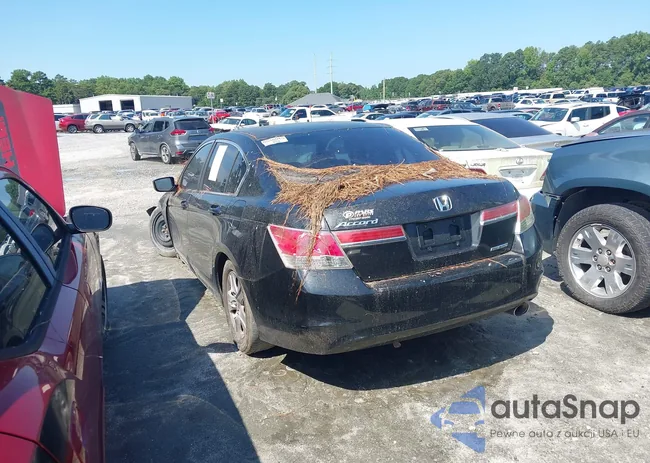 1HGCP2F66BA136132: 43009469