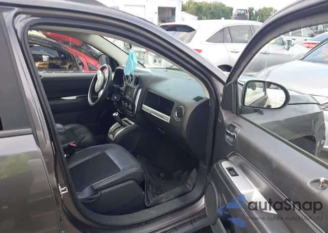 1C4NJDEB9FD153952: 43009683