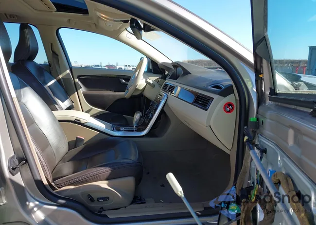 YV4902BZ8C1145507: 43009802