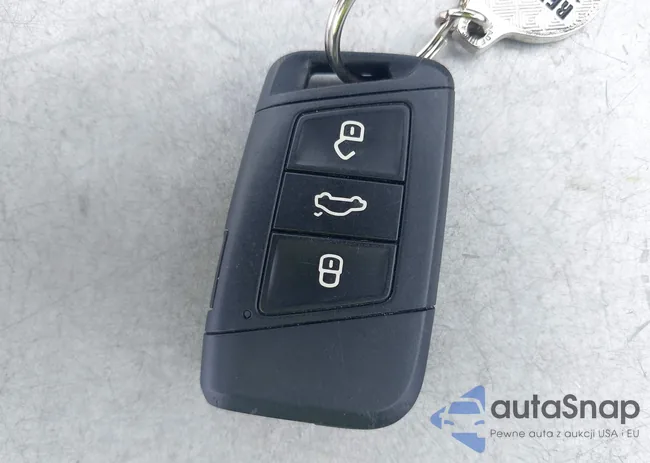 3VV8X7B29RM080643: 43010595