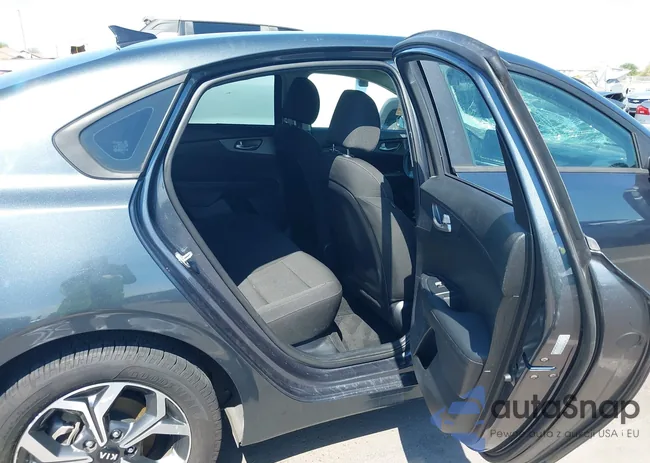 3KPF24AD3LE209385: 43010663