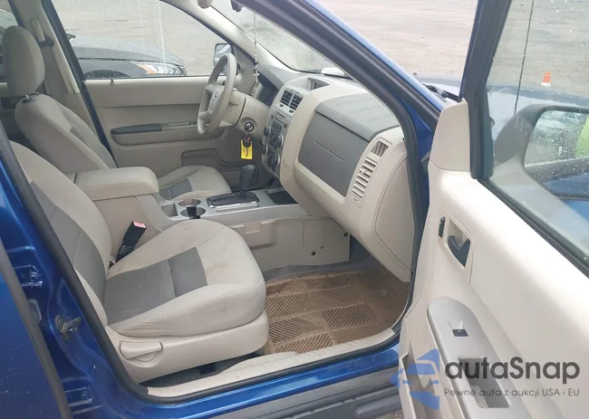 1FMCU93198KB09367: 43009970