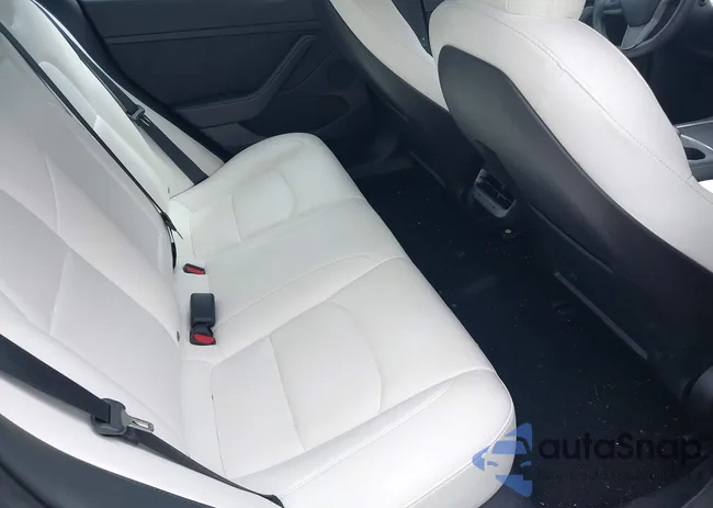 5YJ3E1EA0NF174276: 43011307