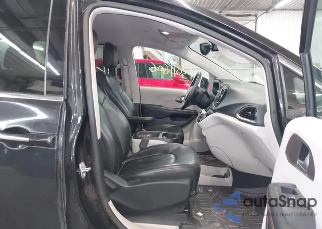 2C4RC1BG7HR511124: 43011606