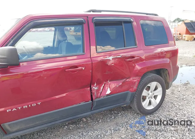 1C4NJPFB6CD673182: 43011728