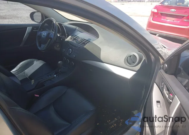 JM1BL1W51C1616328: 43011747