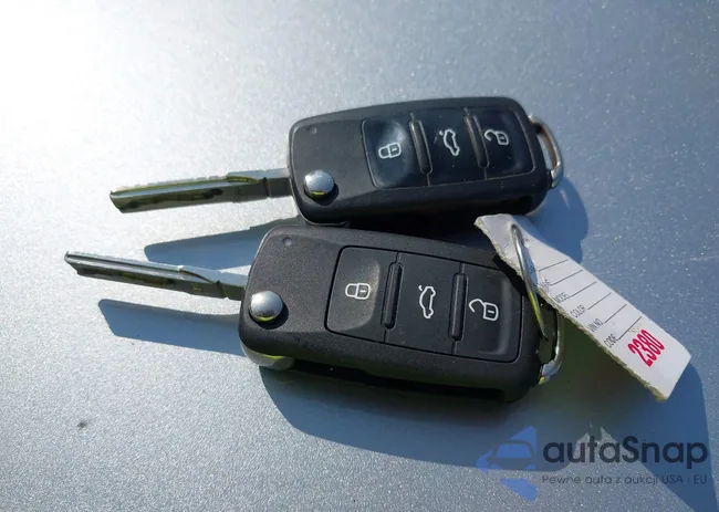 1VWAA7A36JC035285: 43011757