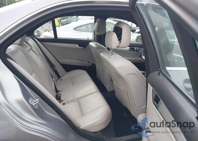 WDDGF8BB5CR225904: 43010982